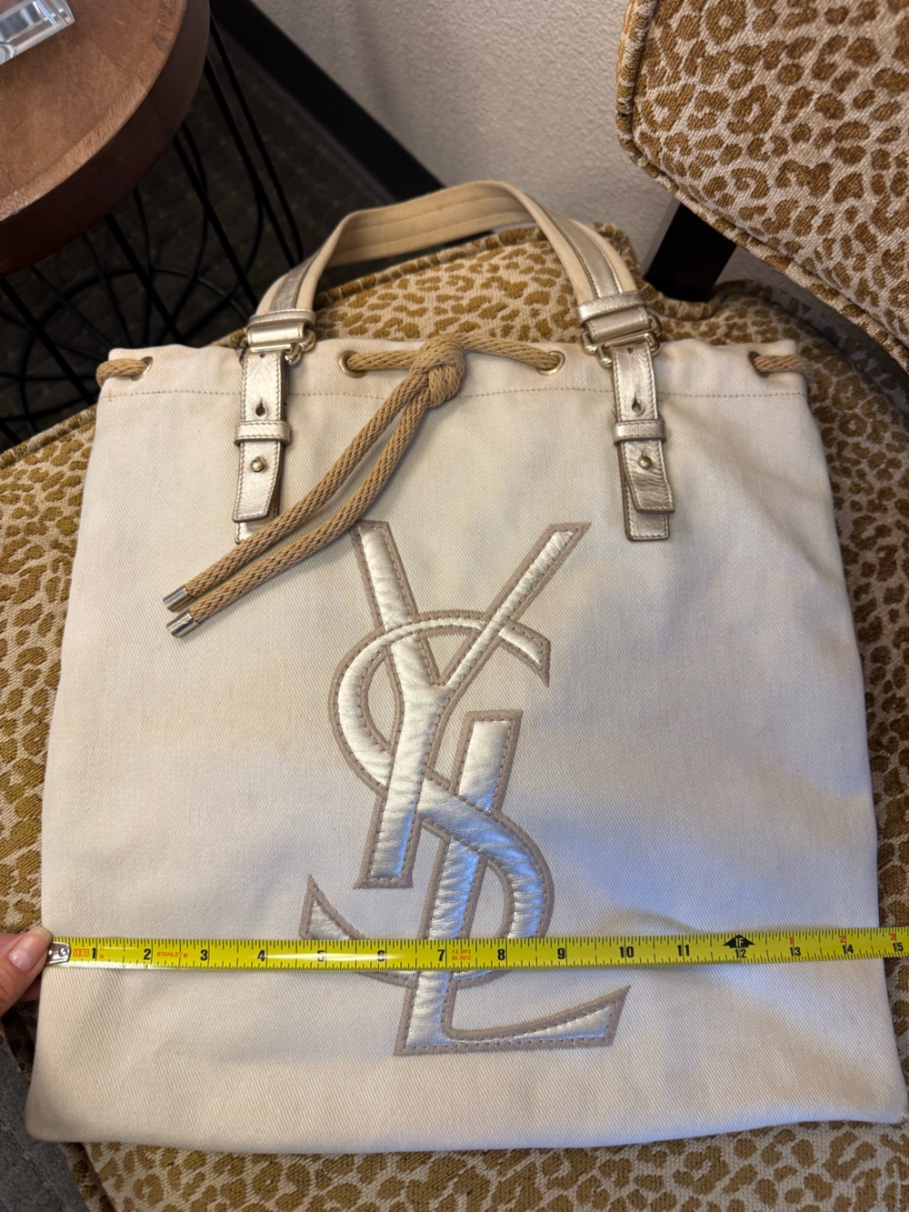 💯 Auth! Saint Laurent Cream Canvas Tote with Rope Trim and Soft Metallic Accents - Picture 9 of 16